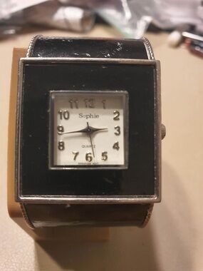 🦋10/$20🦋 Sophie Silver/Black Women's Cuff Watch